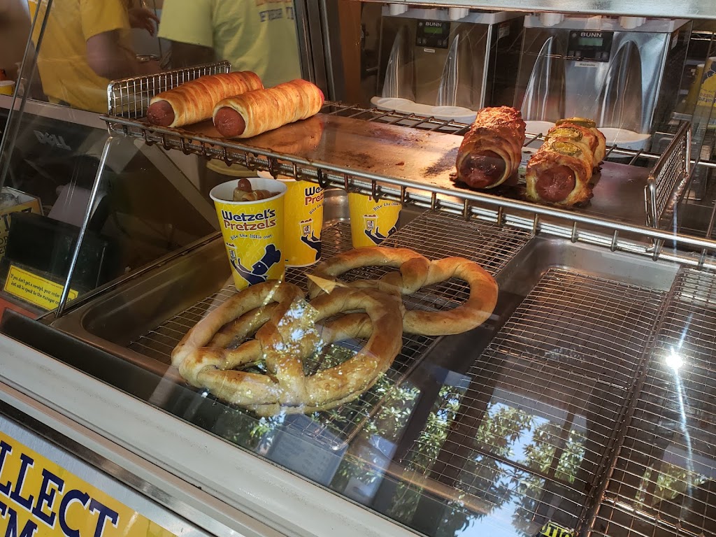 Wetzels Pretzels | 305 W Farm to Market Rd 1382 Suite K2, Cedar Hill, TX 75104, USA | Phone: (972) 293-1600