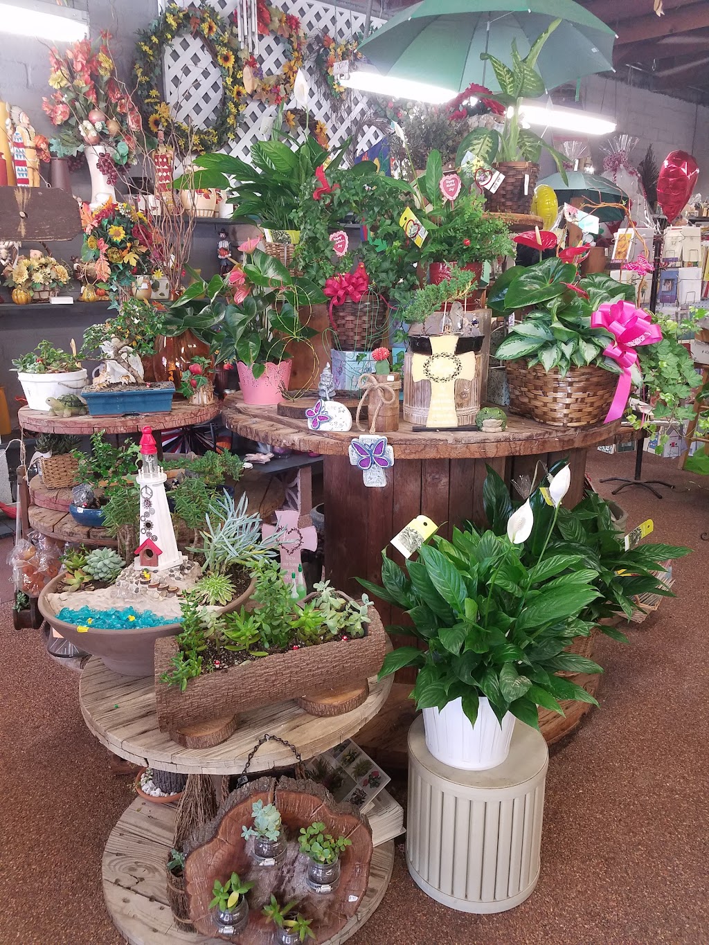Little Flower Shop | 616 High St., Delano, CA 93215, USA | Phone: (661) 725-2541