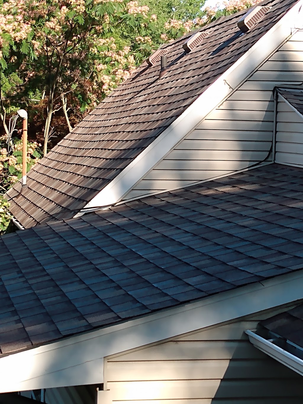 Larrys Roofing | 43000 Butternut Ridge Rd, Oberlin, OH 44074, USA | Phone: (440) 277-9093