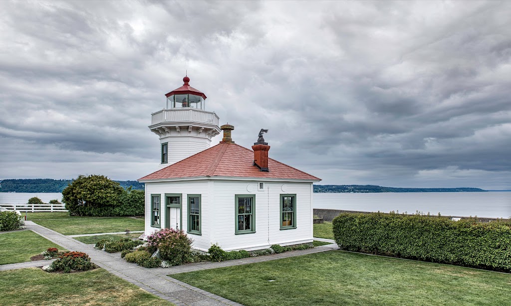 Lighthouse Gift Shop | 608 Front St, Mukilteo, WA 98275, USA | Phone: (425) 513-9602