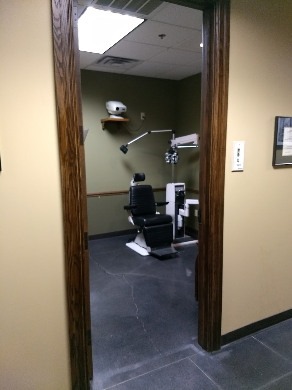 EyeCare Associates of South Tulsa | 10010 E 81st St #100, Tulsa, OK 74133, USA | Phone: (918) 250-2020