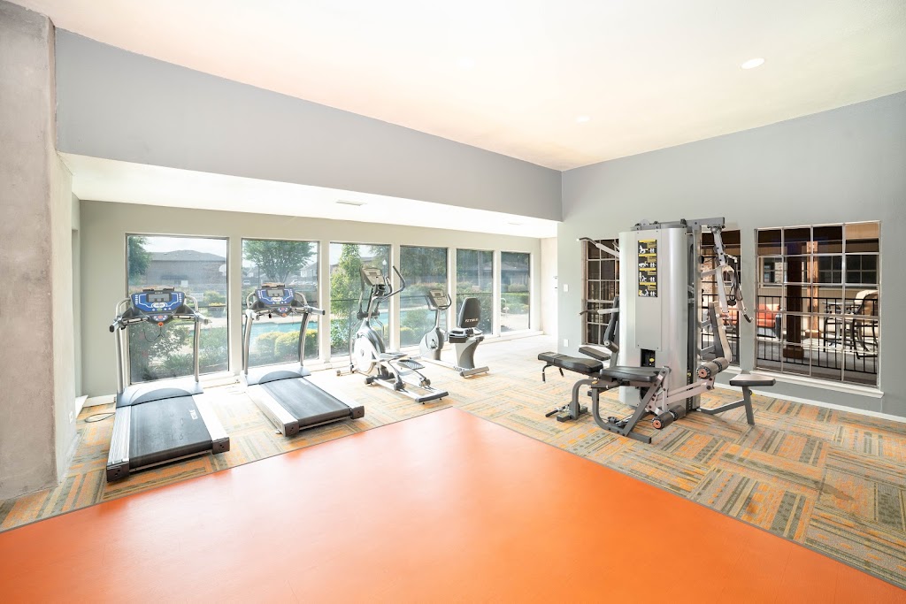 The Savoy Apartments | 7501 Kingswood Dr, Fort Worth, TX 76133, USA | Phone: (817) 541-7641