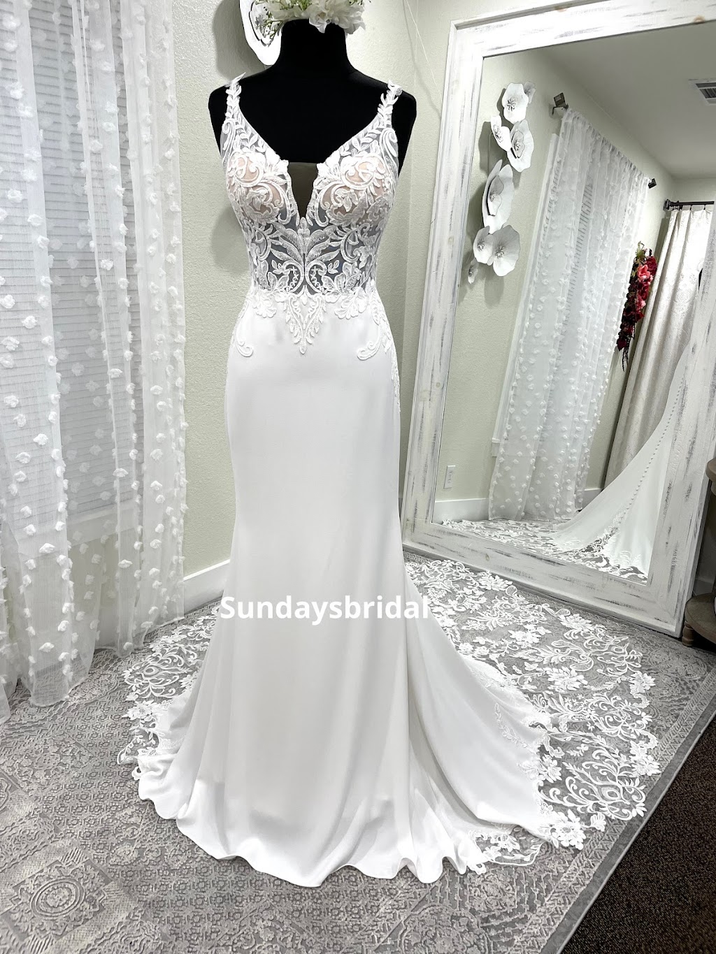 Sundays Bridal | 6856 Boulevard 26, Richland Hills, TX 76180, USA | Phone: (214) 881-1242