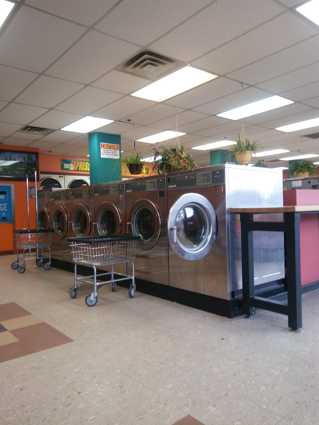 D Family Laundromat | 6634 Lake Otis Pkwy E, Anchorage, AK 99507, USA | Phone: (907) 344-6634