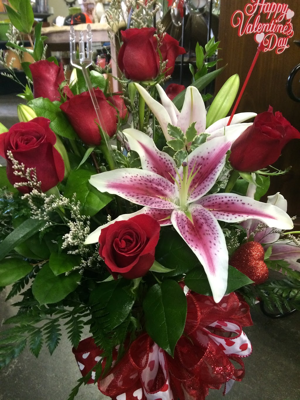 Petals & Bows Florist | 930 Virginia Rd, Edenton, NC 27932, USA | Phone: (252) 482-7475