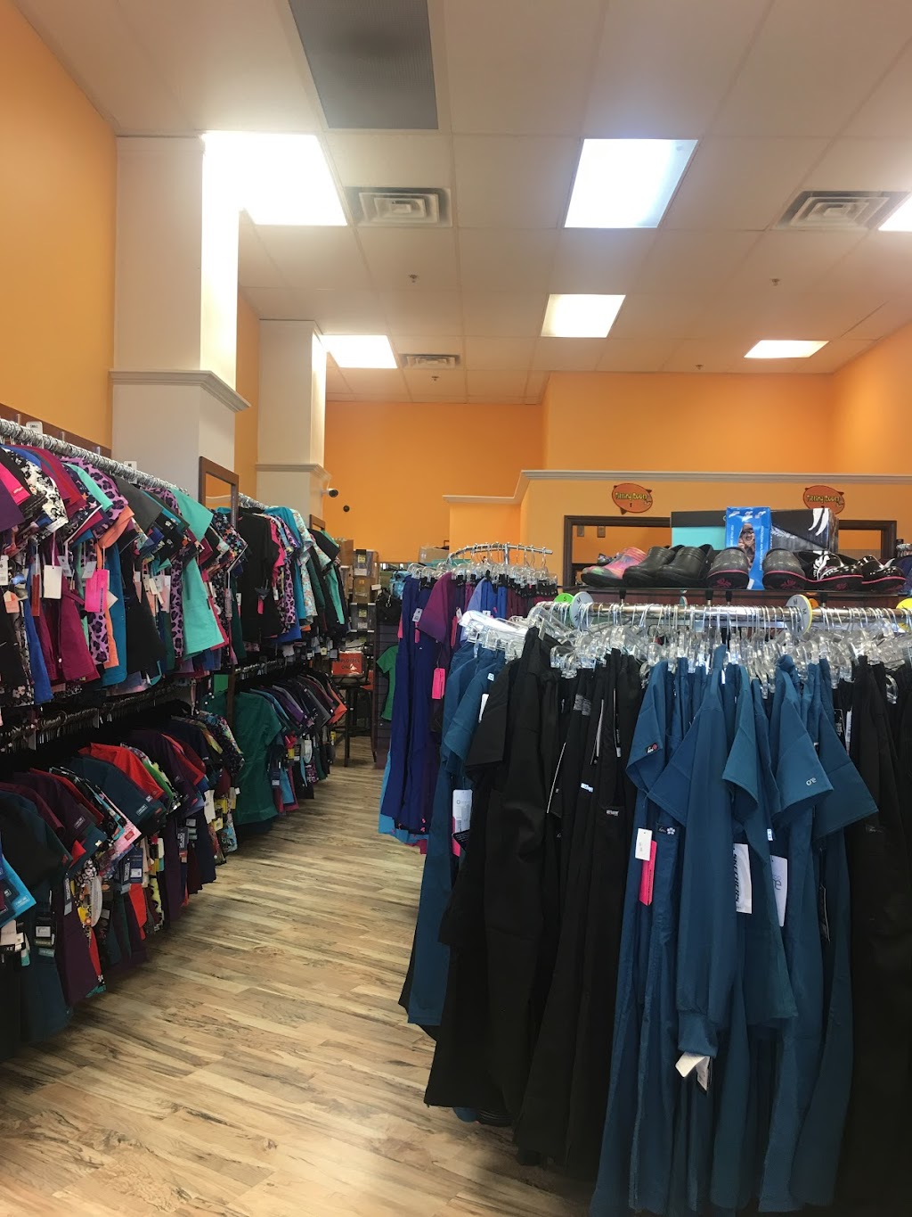 Scrubs Plus | 1106 N Muldoon Rd #140, Anchorage, AK 99504, USA | Phone: (907) 677-2782