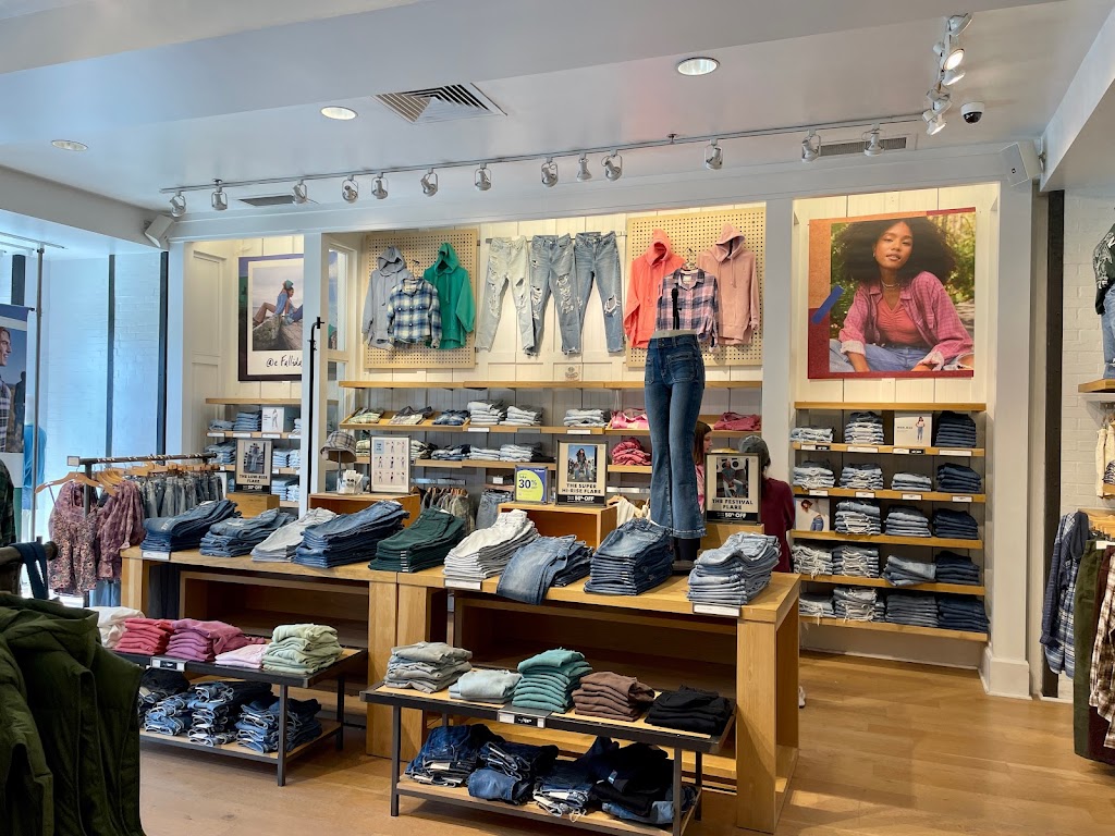 American Eagle Store | 17304 Davenport St Suite 116, Omaha, NE 68118, USA | Phone: (402) 289-5529