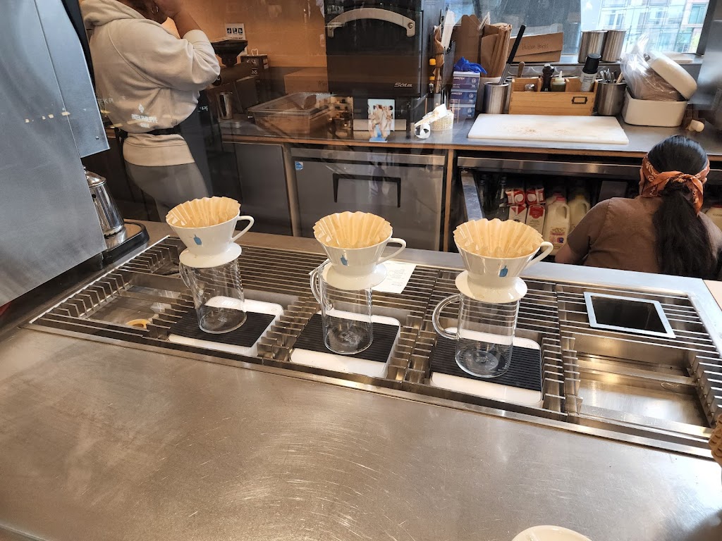 Blue Bottle Coffee | 20 Hudson Yards #228, New York, NY 10018, USA | Phone: (510) 661-3510