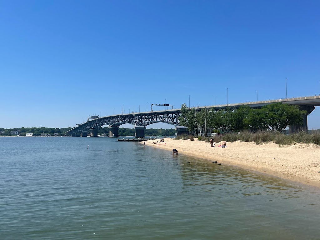 Gloucester Point Beach Park | 1255 Greate Rd, Gloucester Point, VA 23062, USA | Phone: (804) 693-2355