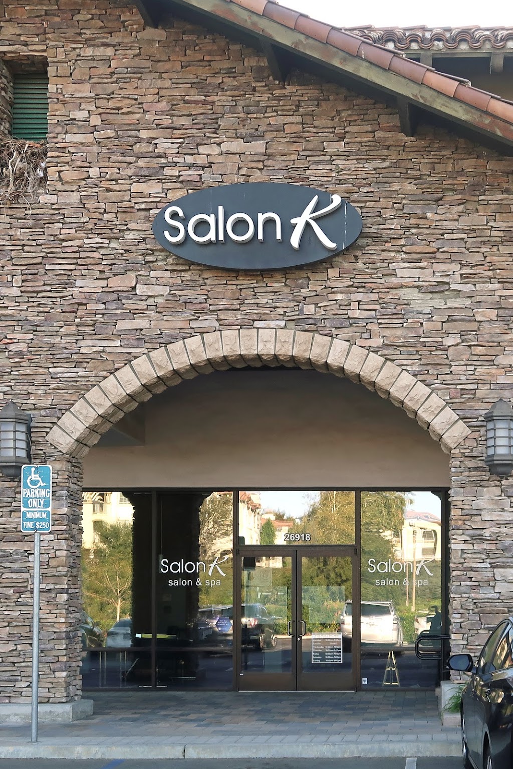 salon K | 25057 Peachland Ave, Newhall, CA 91321, USA | Phone: (661) 259-4247