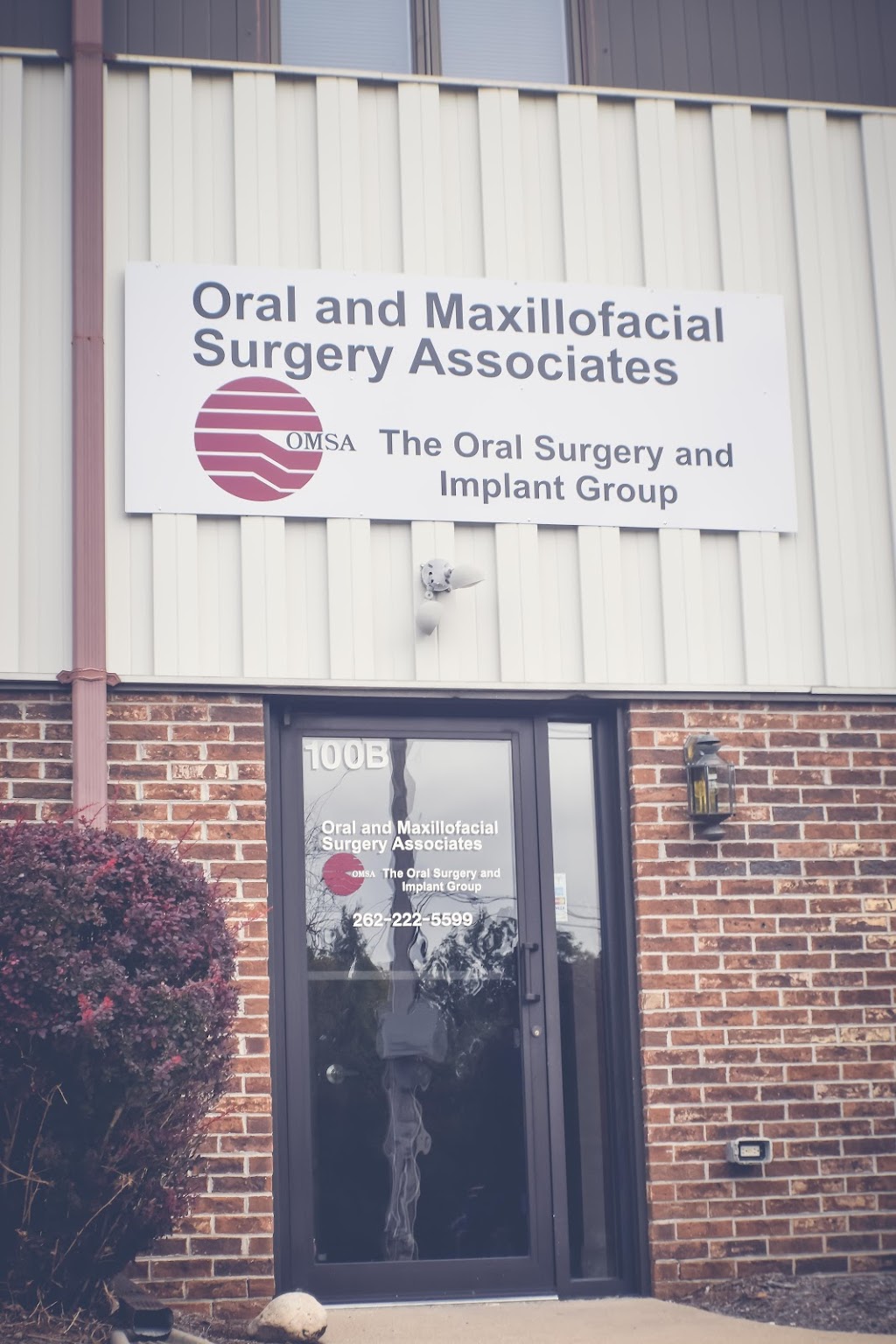 Oral and Maxillofacial Surgery Associates | 100 E Commerce Blvd suite b, Slinger, WI 53086, USA | Phone: (262) 222-5599