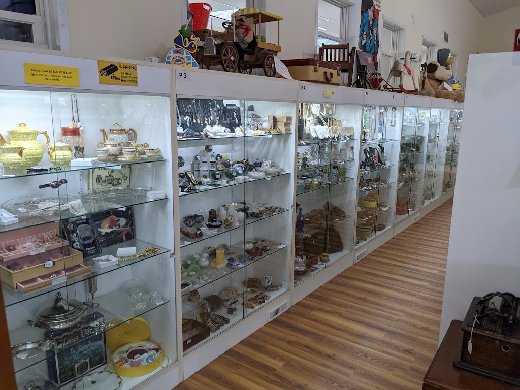 East Aurora Antique Mall | 11167 Big Tree Rd Suite M, East Aurora, NY 14052, USA | Phone: (716) 677-9566