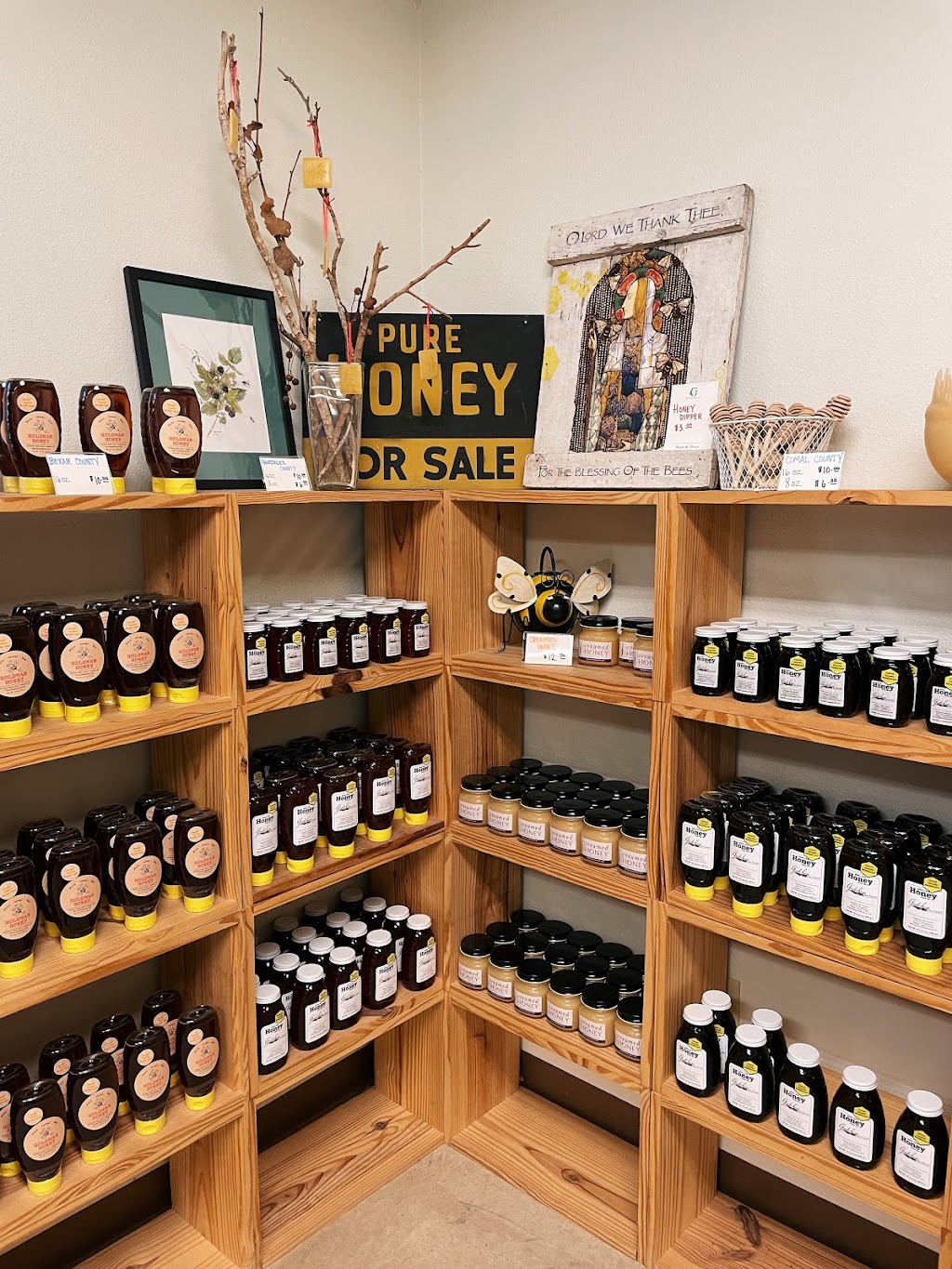 The Beeswax Department at Gretchen Bee Ranch | 2745 W Kingsbury St, Seguin, TX 78155, USA | Phone: (830) 463-9161