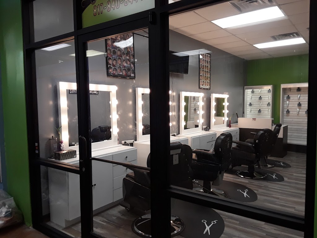 LOOK PERFECT BARBER & beauty Salon | El Mercado de la gran plaza tercer piso 3B-117, 4200 South Fwy, Fort Worth, TX 76115, USA | Phone: (817) 840-8444