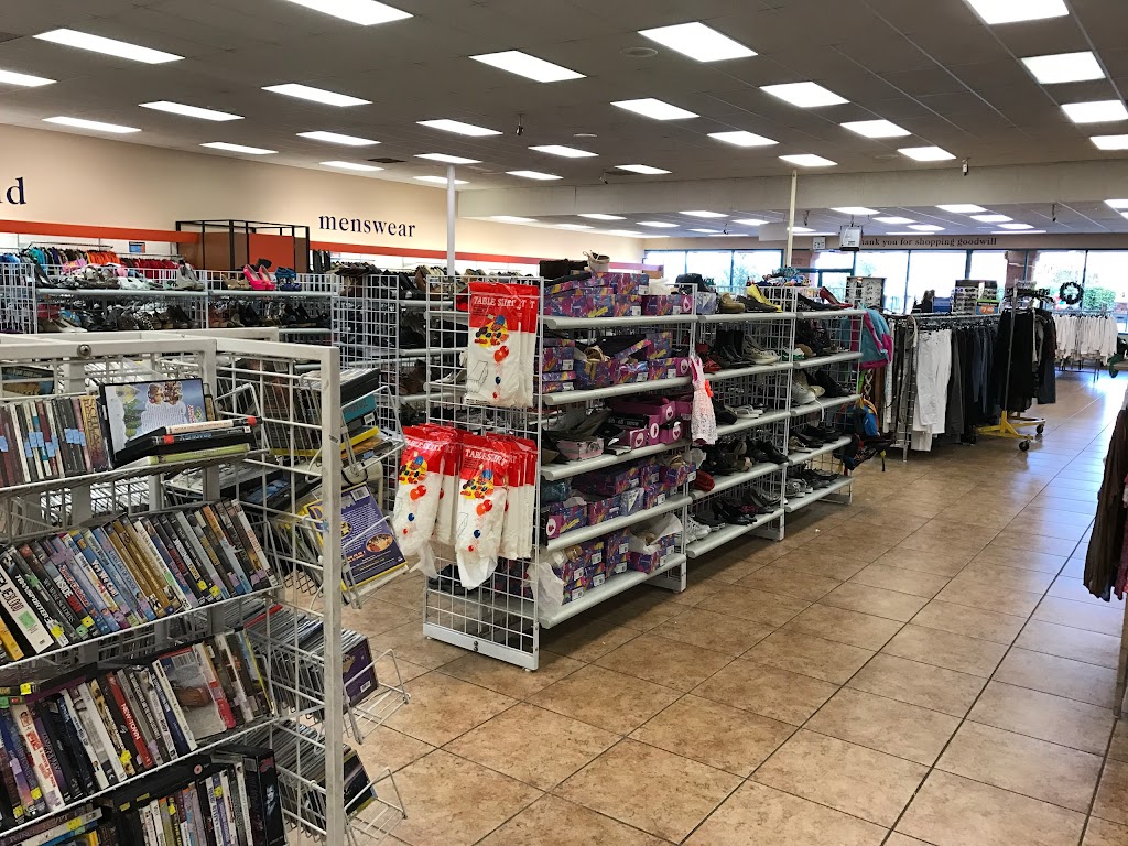 Goodwill Southern California Store & Donation Center | 1120 W 6th St, Corona, CA 92882, USA | Phone: (951) 582-9362