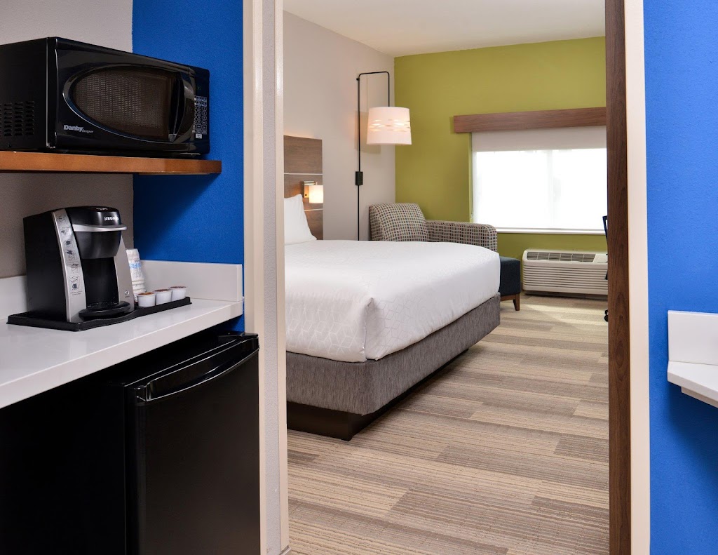 Holiday Inn Express & Suites Ruskin - Sun City, an IHG Hotel | 226 Teco Rd, Ruskin, FL 33570, USA | Phone: (813) 922-4561