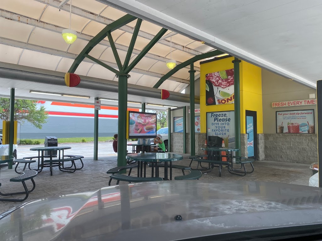 Sonic Drive-In | 16525 Fishhawk Blvd, Lithia, FL 33547, USA | Phone: (813) 662-5335