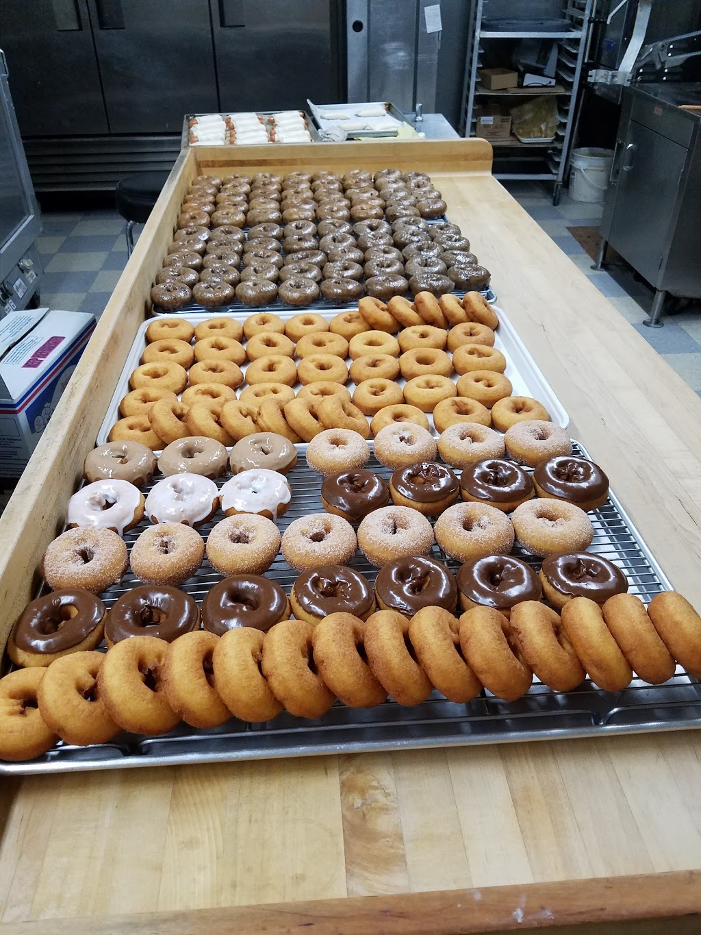 La Verne Miss Donut & Bagel | 2369 Foothill Blvd A, La Verne, CA 91750, USA | Phone: (909) 392-0128