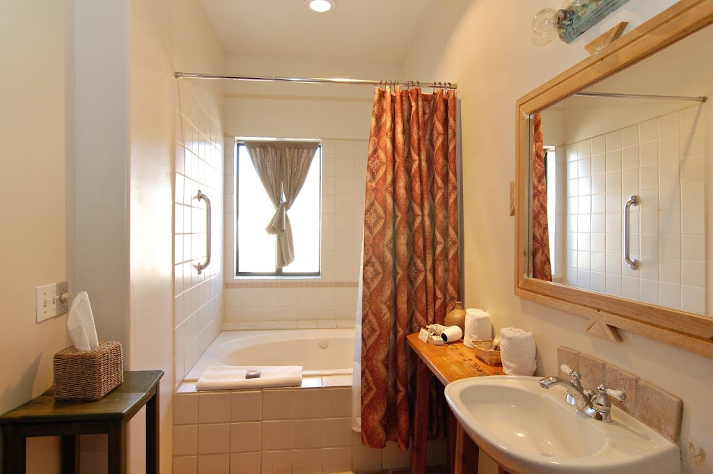 Borrego Valley Inn | 405 Palm Canyon Dr, Borrego Springs, CA 92004, USA | Phone: (760) 767-0311