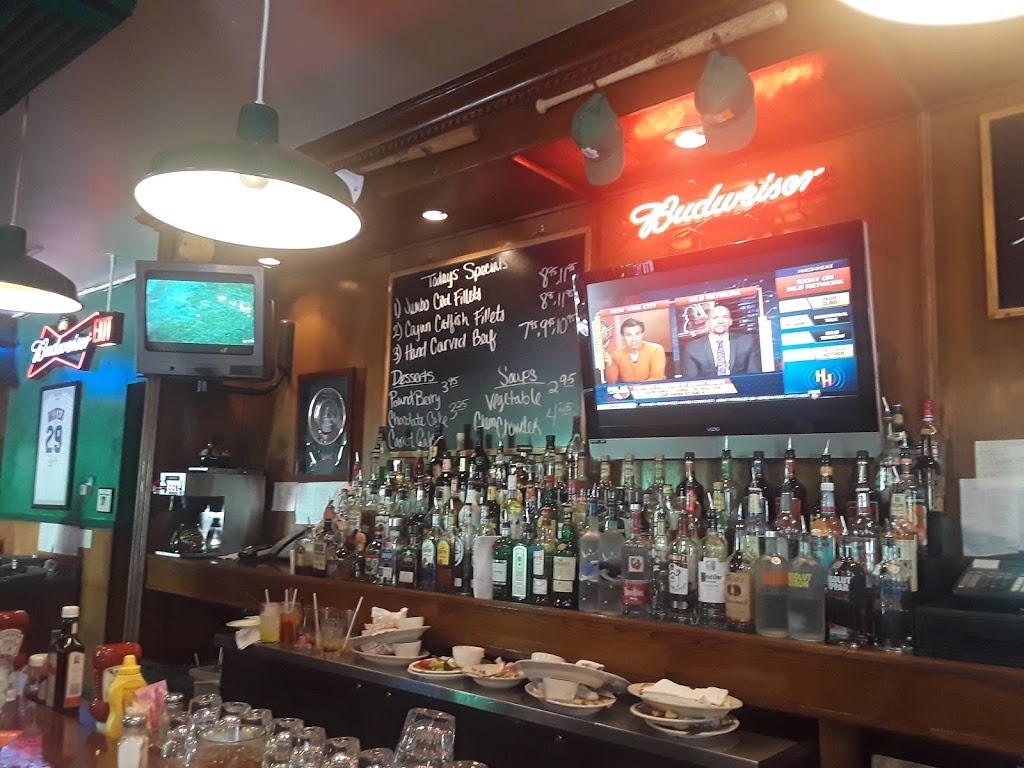 Greggs Bar & Grill | 4400 N Broadway, St. Louis, MO 63147, USA | Phone: (314) 421-1152