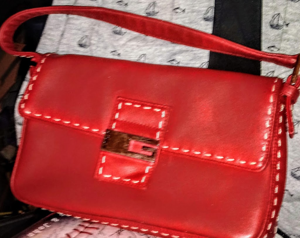 GUESS Factory | Cincinnati Premium Outlets, 858 Premium Outlets Dr, Monroe, OH 45050, USA | Phone: (513) 360-0276