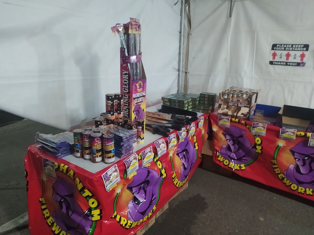 Phantom Fireworks Stand (Open Dec. 26 - 31) | 7915 N Oracle Rd, Oro Valley, AZ 85704, USA | Phone: (330) 746-1064