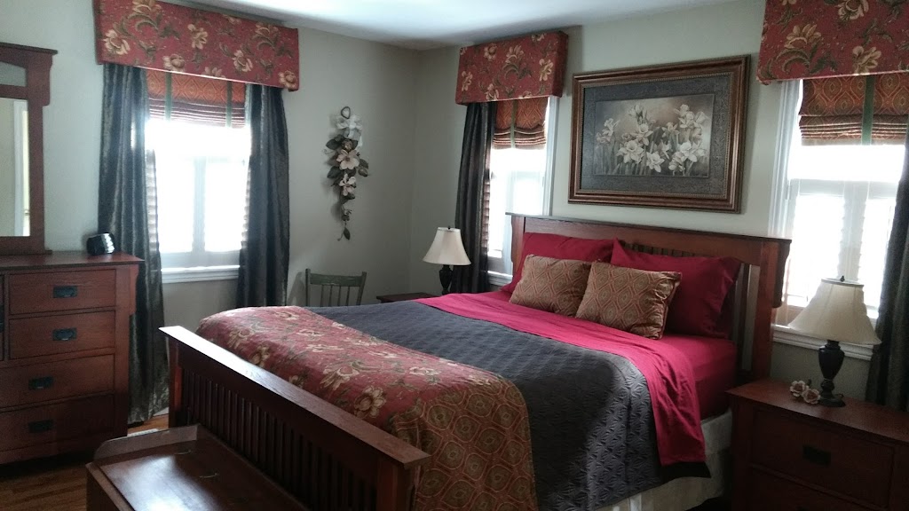 Colchester Harbour B&B | 53 Sullivan St, Harrow, ON N0R 1G0, Canada | Phone: (226) 207-0400