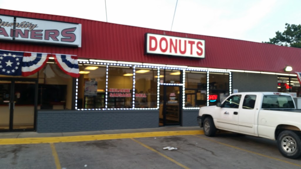Ennis Donut Shop | 501 1, 2 E Ennis Ave, Ennis, TX 75119 | Phone: (972) 875-8992