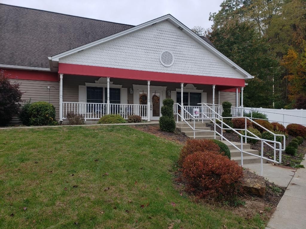 Cambridge Creekside Senior Living | 1275 Lincoln Ave, Charleroi, PA 15022, USA | Phone: (724) 268-4834