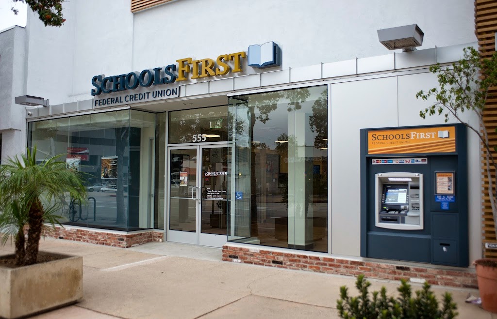 SchoolsFirst Federal Credit Union - Pasadena | 555 S Lake Ave, Pasadena, CA 91101, USA | Phone: (800) 462-8328