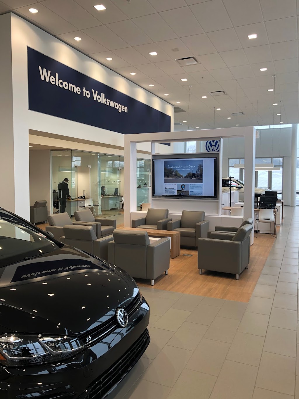 Volkswagen Menomonee Falls | N88W14060 Main St, Menomonee Falls, WI 53051, USA | Phone: (262) 255-6000