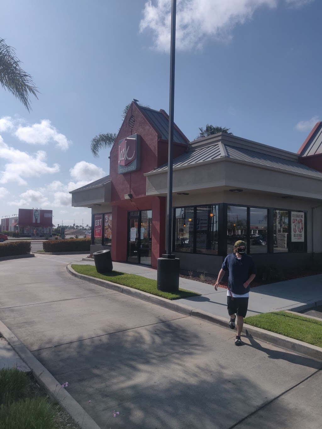 Jack in the Box | 19090 Brookhurst St, Huntington Beach, CA 92646, USA | Phone: (714) 963-7772