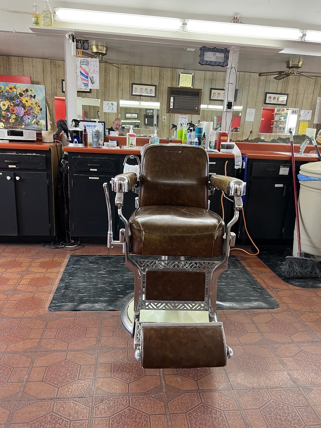 Gorospe Barbershop | 410 Cecil Ave, Delano, CA 93215, USA | Phone: (661) 747-4427