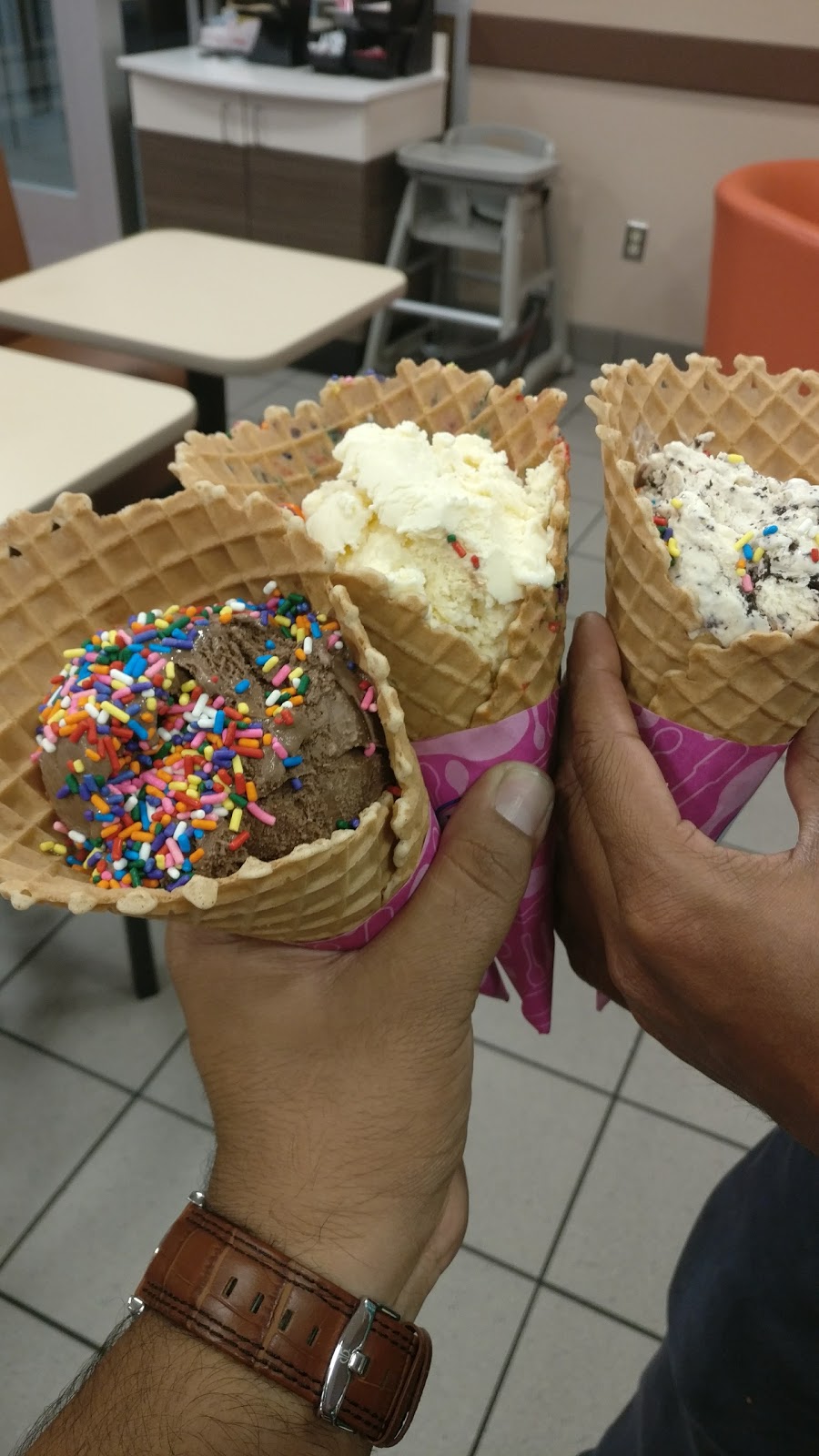 Baskin-Robbins | 24235 Michigan Ave, Dearborn, MI 48124 | Phone: (313) 400-2287