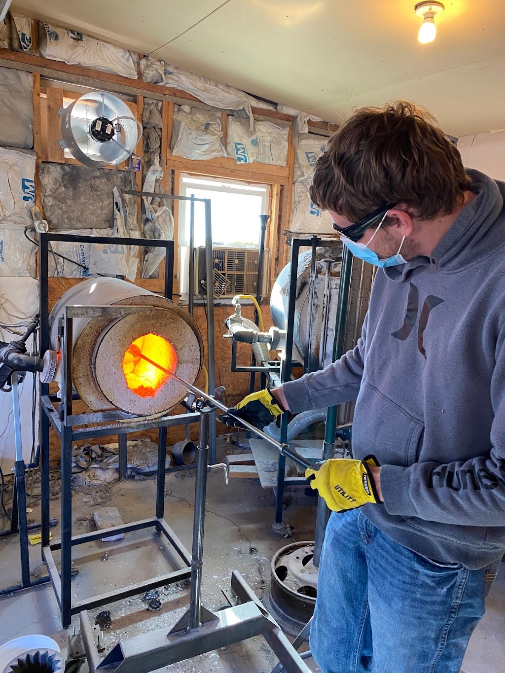 Daggett Glass Studio | 918 1/2, 918 N Garfield Ave, Loveland, CO 80537, USA | Phone: (970) 667-8073