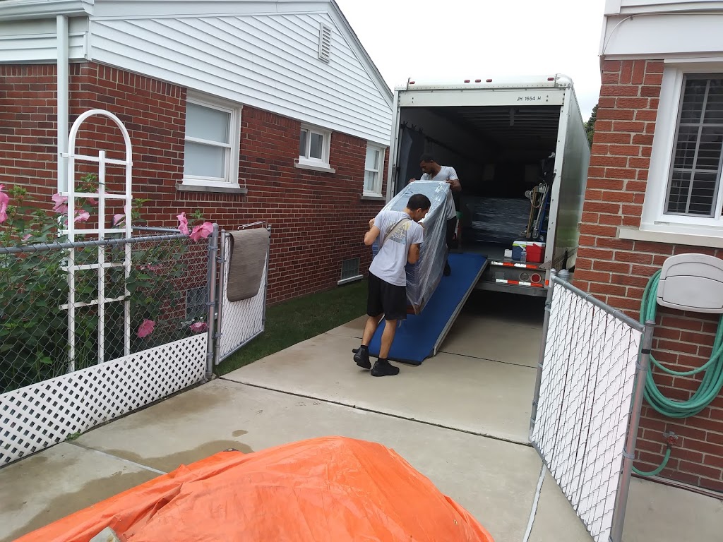 Ultimate Movers LLC | 17836 Bagnoli St, Brownstown Charter Twp, MI 48174 | Phone: (313) 828-2253