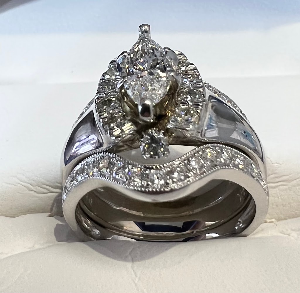 Barnes Fine Jewelers | 891 N Val Vista Dr #103, Gilbert, AZ 85234, USA | Phone: (480) 545-8585