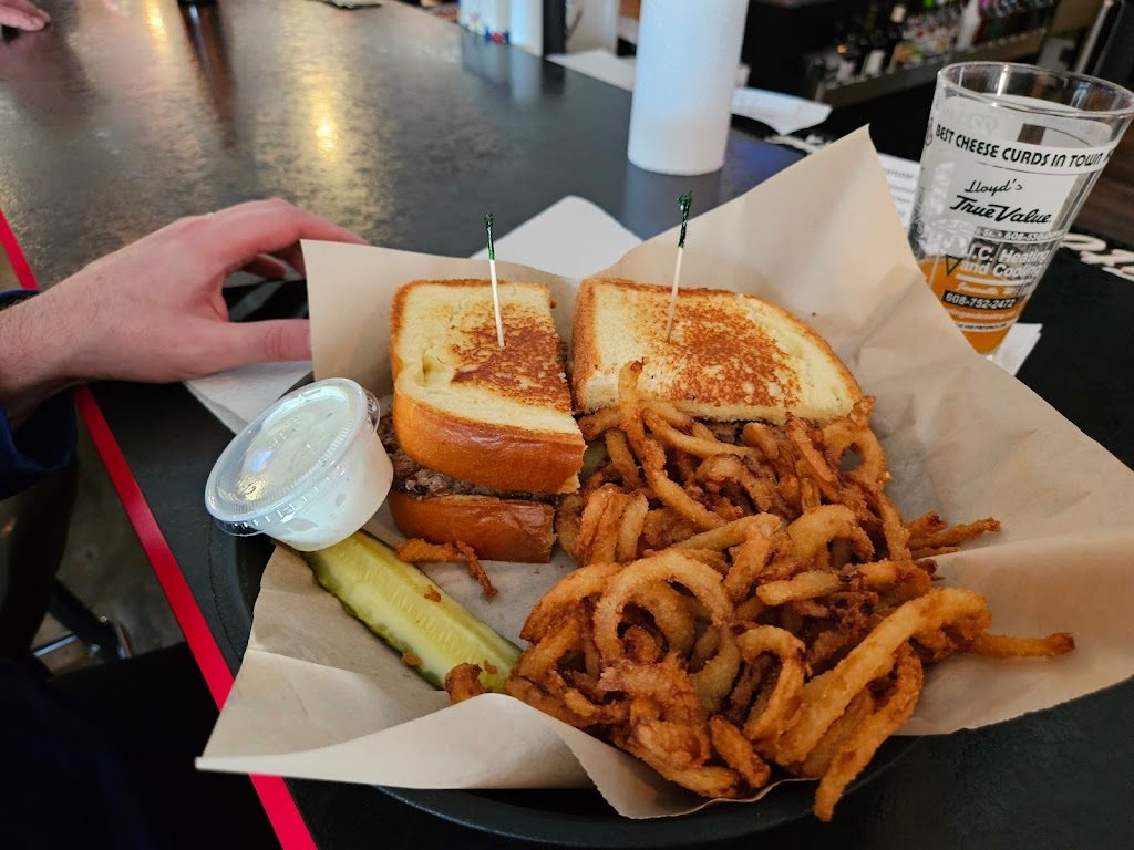 Barkleys Burgers, Brews & Dawgs | 2710 W Court St, Janesville, WI 53548, USA | Phone: (608) 563-4481