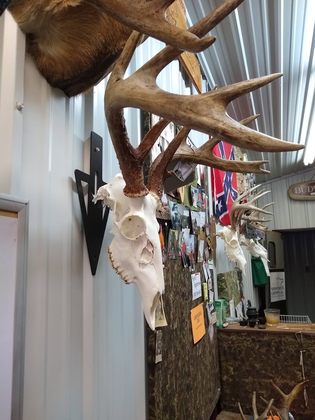 Diamond J Big Game Processing | 2995 317th Ave NE, Cambridge, MN 55008, USA | Phone: (612) 867-4609