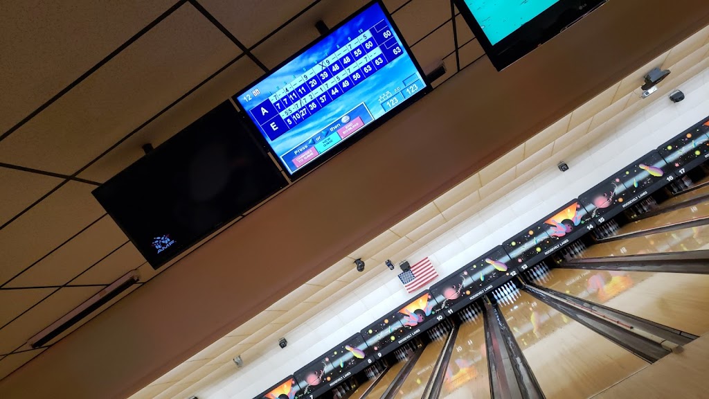 Roosevelt Lanes Recreation | 6701 Roosevelt Ave, Allen Park, MI 48101, USA | Phone: (313) 381-0222