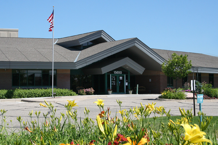 M Health Fairview Clinic - Apple Valley | 15650 Cedar Ave, Apple Valley, MN 55124, USA | Phone: (952) 997-4100