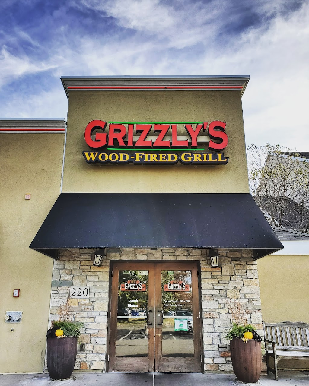 Grizzlys Wood-Fired Grill | 220 Carlson Pkwy N, Plymouth, MN 55447 | Phone: (763) 476-1011