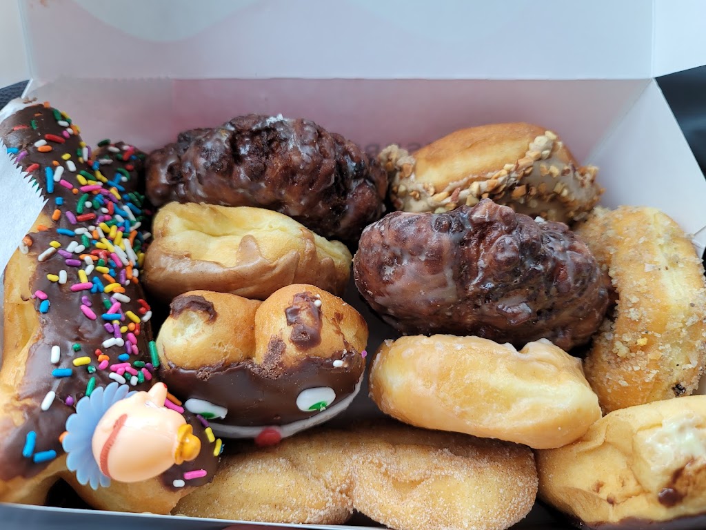 Howards Donuts Lakeland | 8968 US-64, Lakeland, TN 38002, USA | Phone: (901) 937-1865