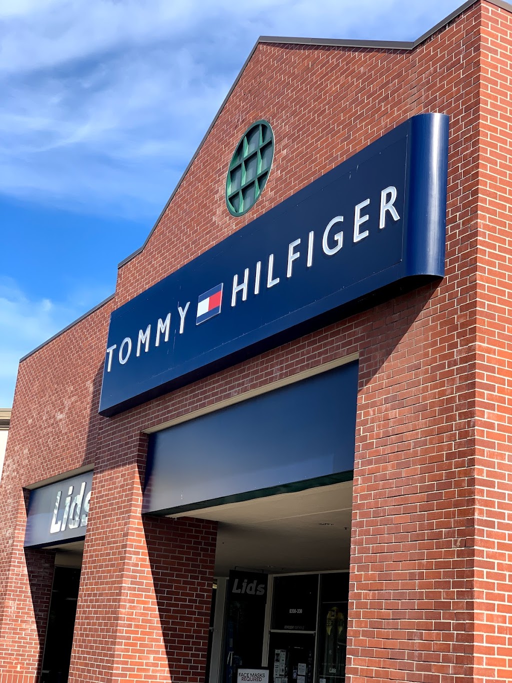 Tommy Hilfiger | 8300 Arroyo Cir Ste 340, Gilroy, CA 95020, USA | Phone: (408) 846-0998