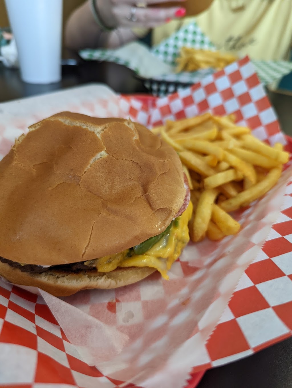 Hollywood Burger (Keller) | 8557 N Beach St, Fort Worth, TX 76244 | Phone: (817) 337-9117