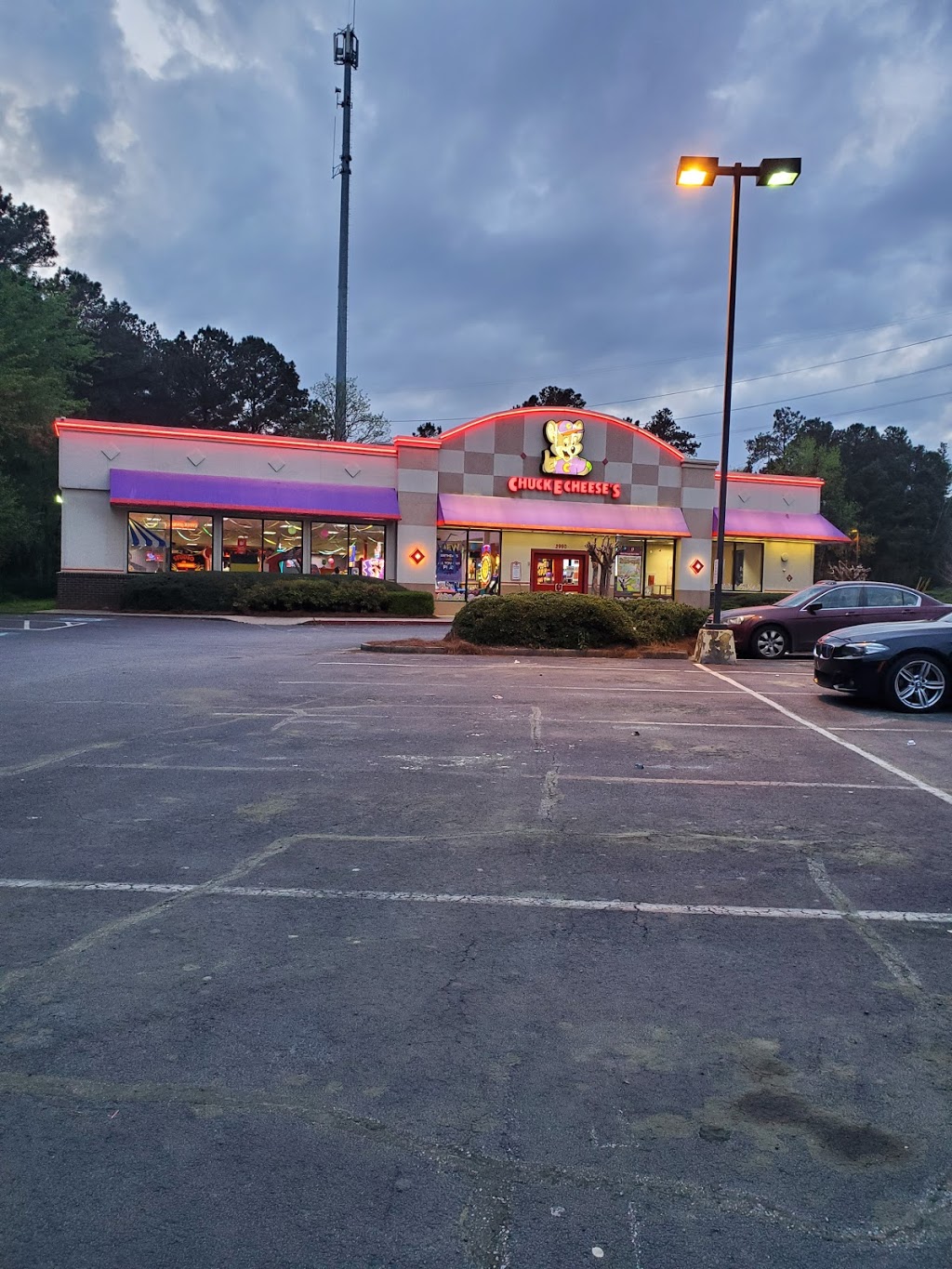 Chuck E. Cheese | 2990 Cumberland Blvd SE, Atlanta, GA 30339, USA | Phone: (770) 435-1520