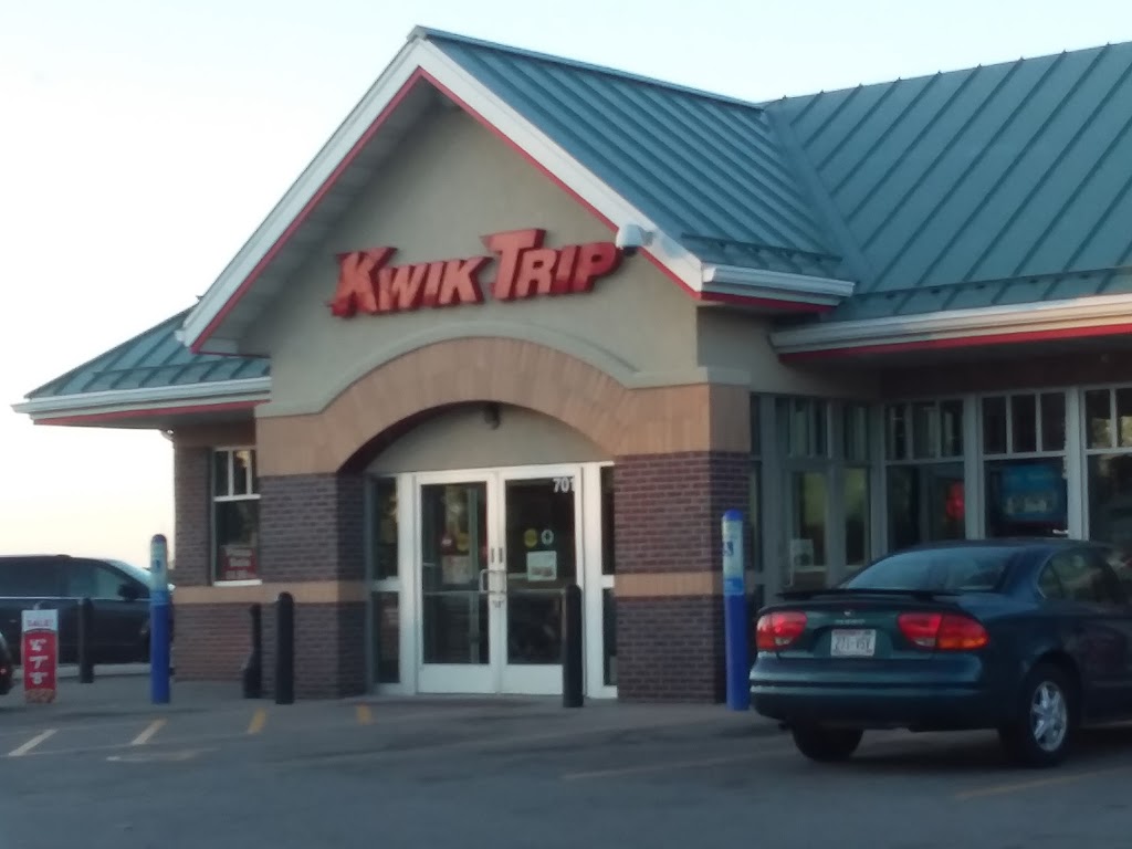 KWIK TRIP #367 | 701 W State St, Fox Lake, WI 53933, USA | Phone: (920) 928-2070