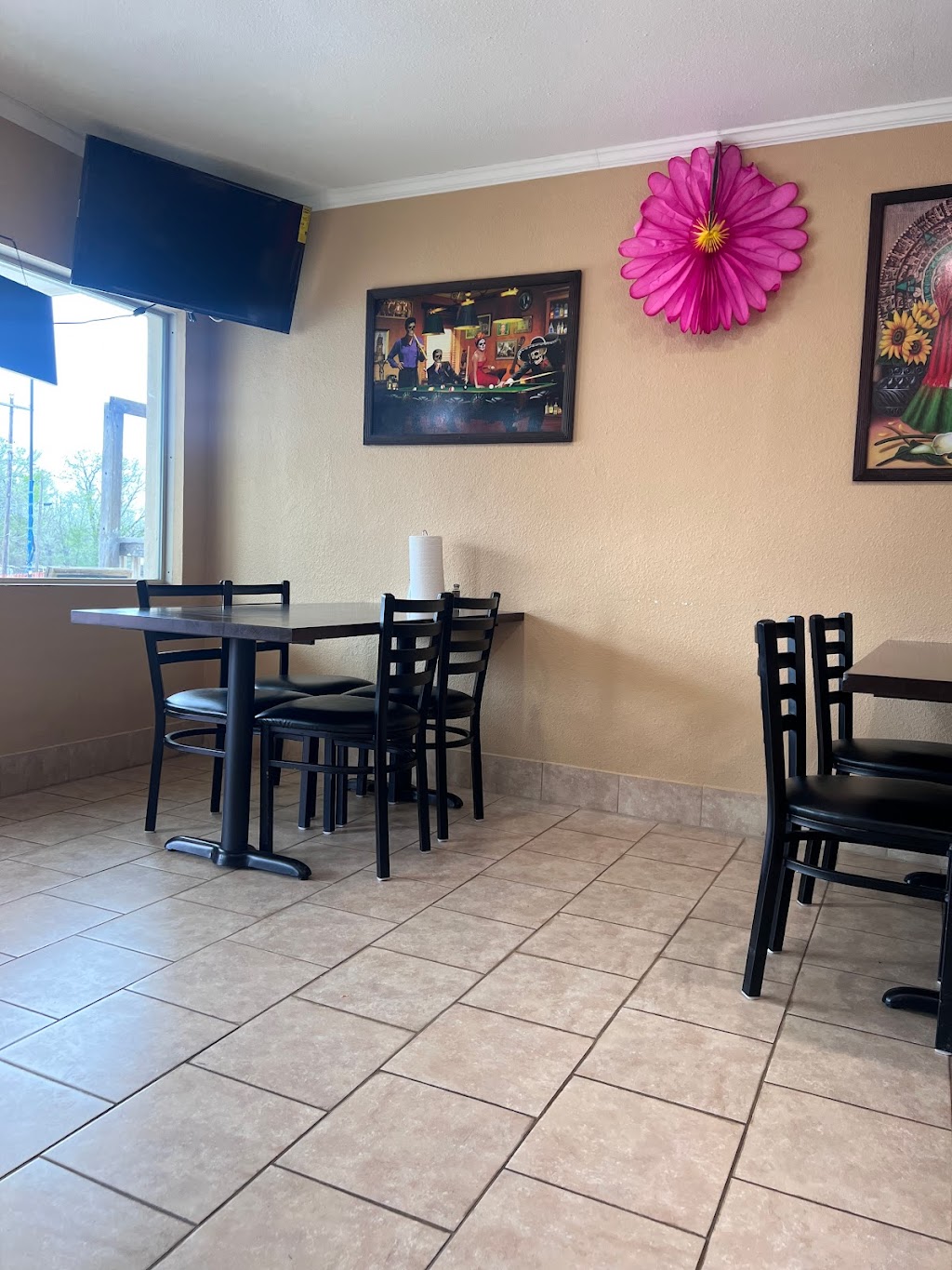 Los Vecinos Tex Mex | 114 W James St, Blue Ridge, TX 75424, USA | Phone: (945) 205-0019