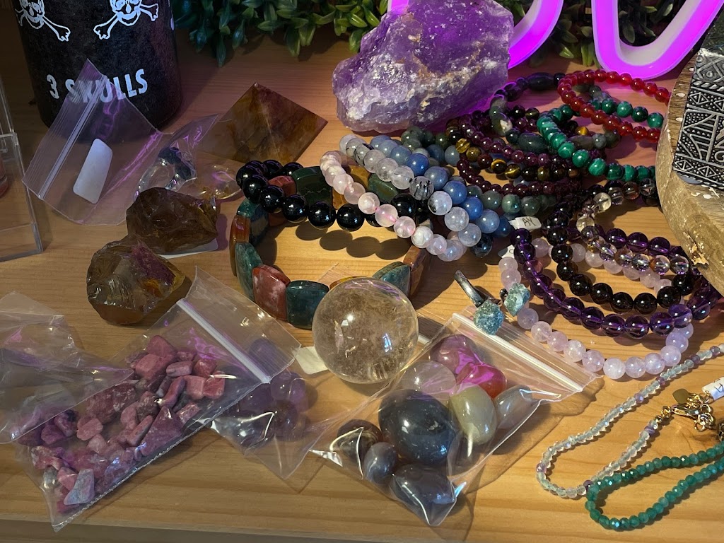 Lucky Eye Crystals | Metaphysical | Books | 11700 South St Suite 203, Artesia, CA 90701, USA | Phone: (213) 222-8818