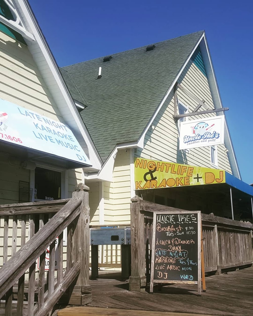 Uncle Ikes Sandbar & Grill | 1159 Austin Street #111AB, Corolla, NC 27927, USA | Phone: (252) 597-1606